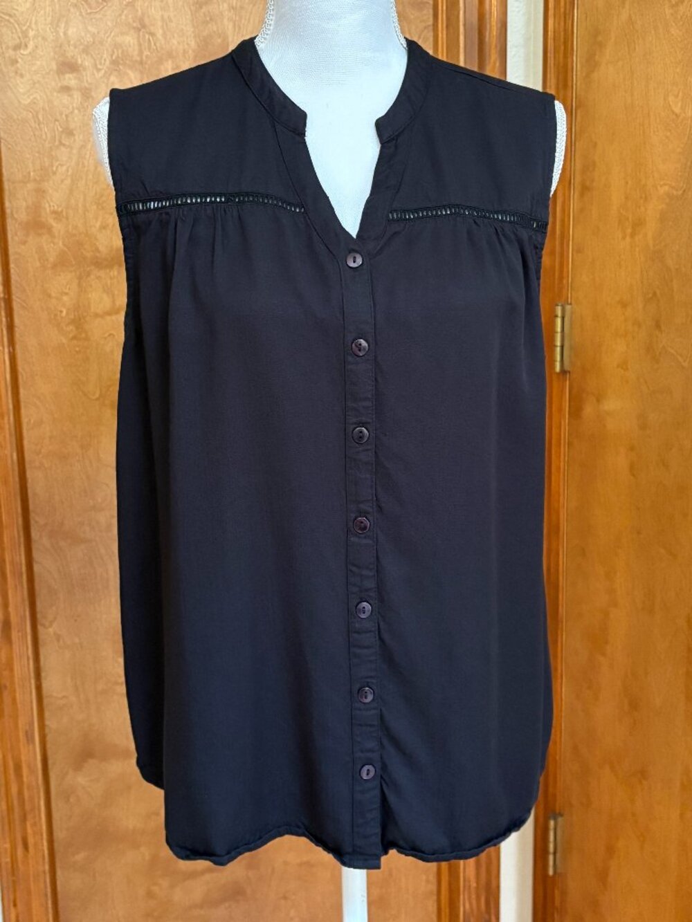 NorthStyle Sleeveless Button-Down Blouse, Size L